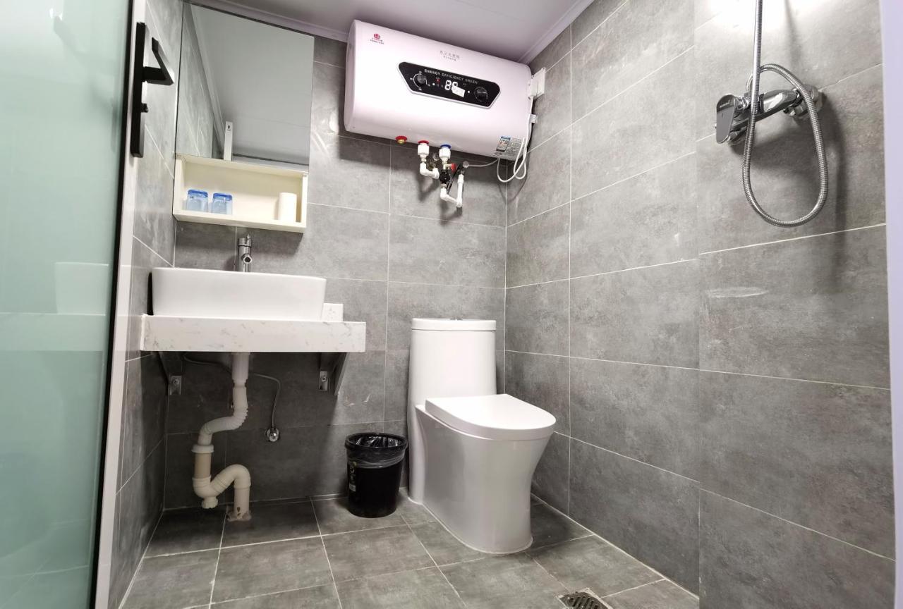 Happy Dragon Hotel: Location, English-speaking Staff & Tour Services 3*