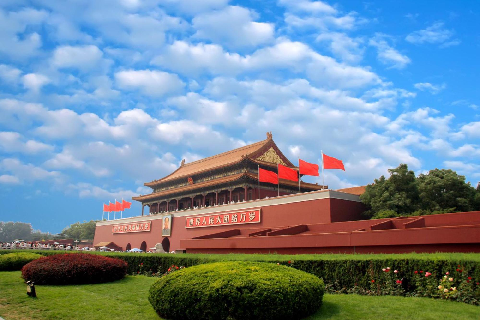 Happy Dragon Hotel: Location, English-speaking Staff & Tour Services Hotel
