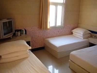 Happy Dragon Hotel: Location, English-speaking Staff & Tour Services 3*