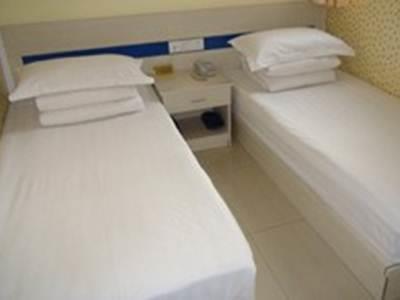 Happy Dragon Hotel: Location, English-speaking Staff & Tour Services Beijing