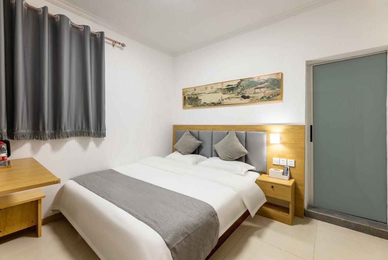 Hotel Happy Dragon.backpackers 3*