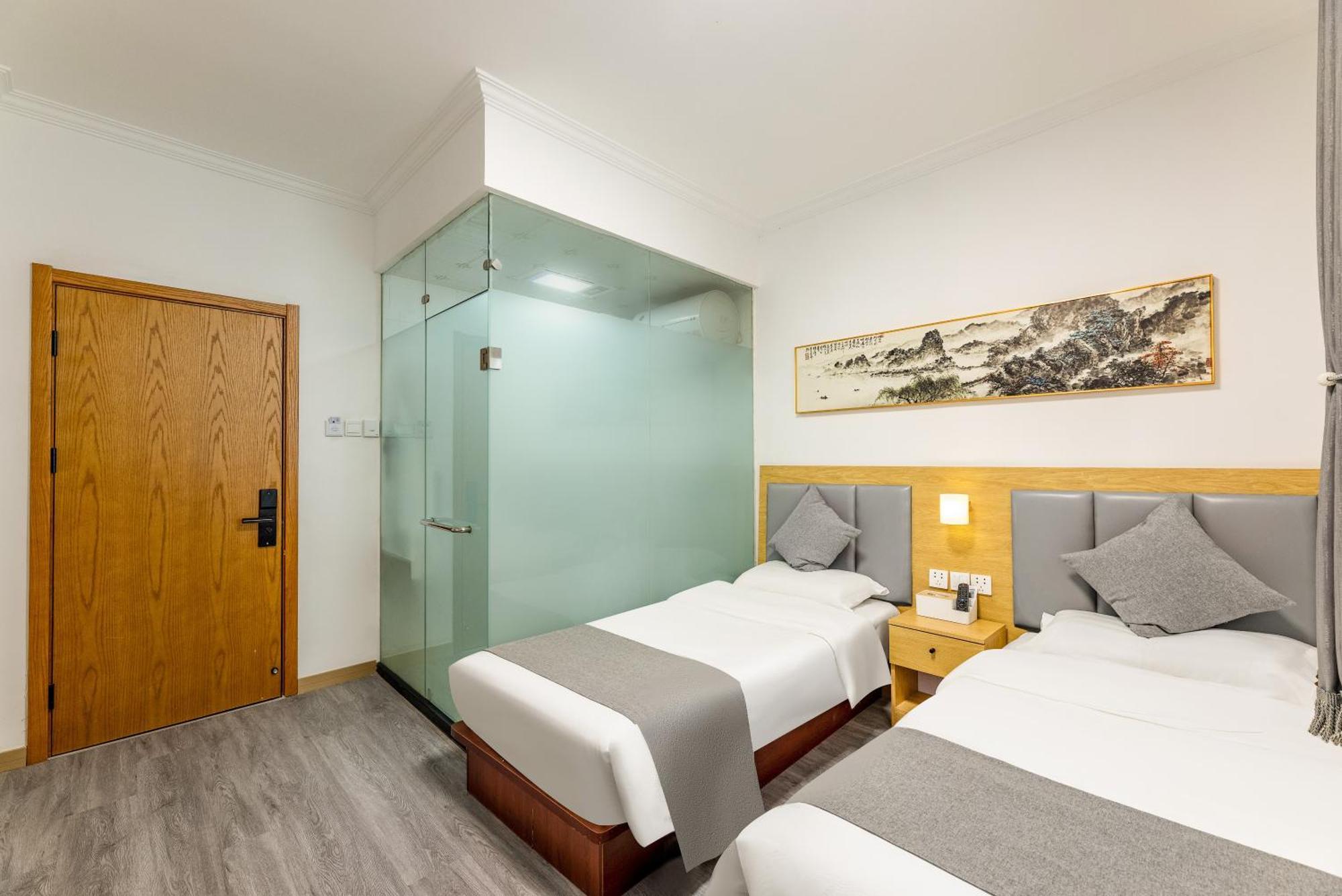 Happy Dragon.backpackers Hotel 3*
